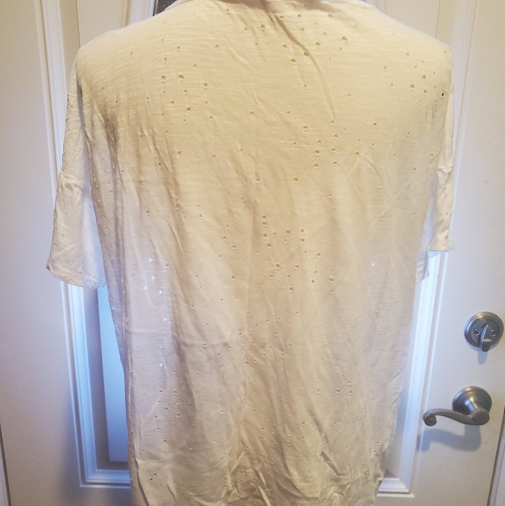 Distressed Queen Tee - Picture 3 of 3